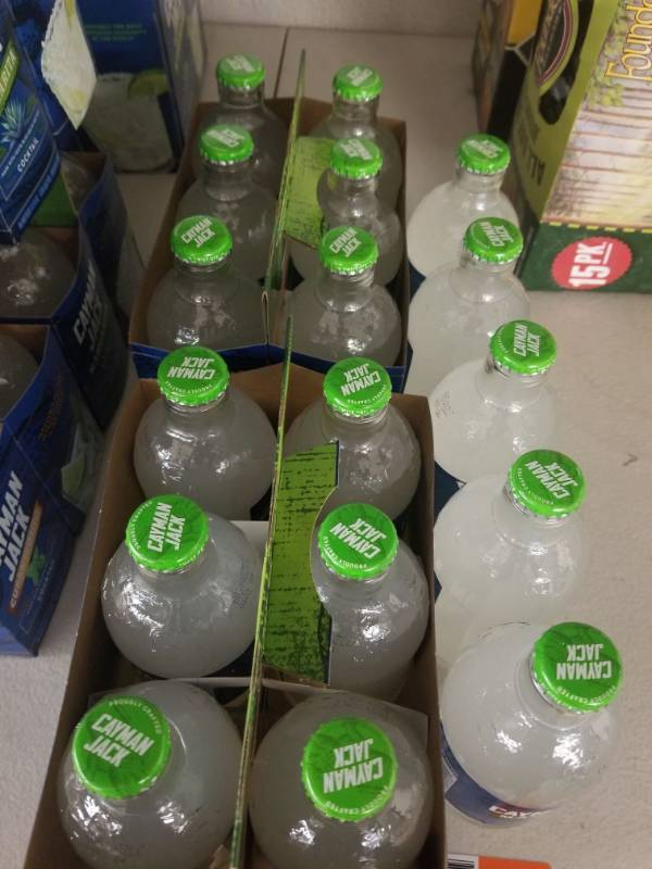 lot 15053 image: (2) Cayman Jack Margaritas 6PK, (5) Single Bottles