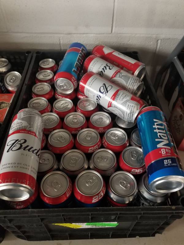 lot 15059 image: Variety Of 24FL OZ Beers
