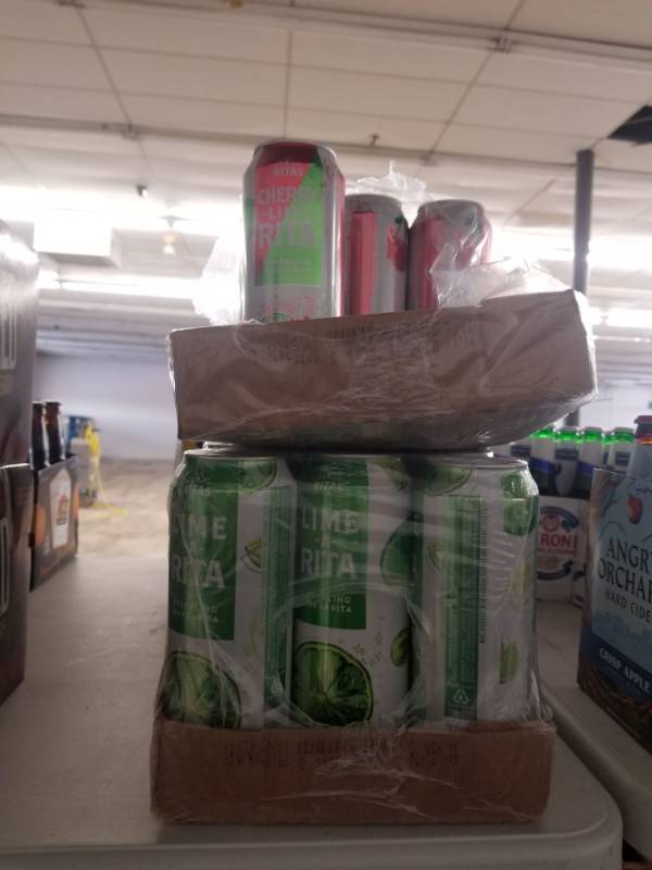 lot 15150 image: (7) 24oz Cherry Lime A Ritas, (15) 24oz Lime A Ritas