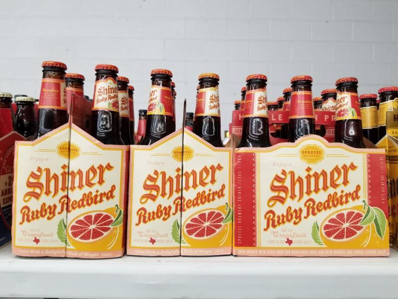 lot 15199 image: (4) Shiner Ruby Redbird 6pks