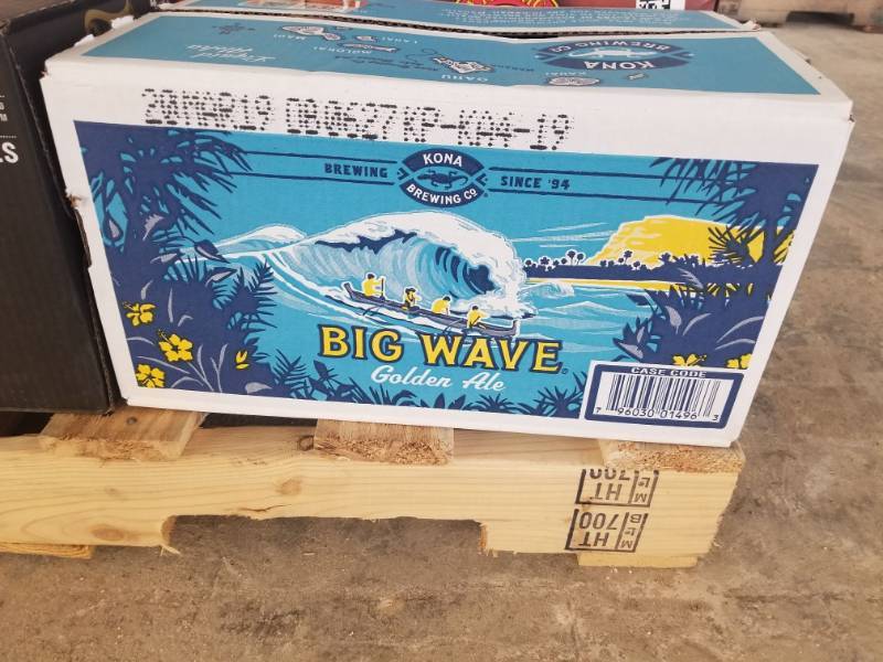 lot 15376 image: (4) 6Pk Big Wave Kona Brewing Beer Bottles