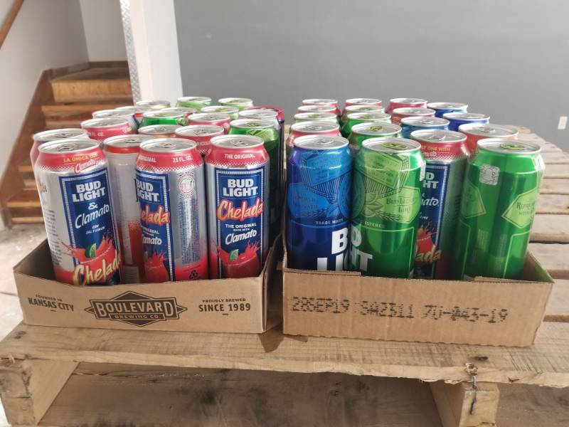 lot 15383 image: Variety of 24oz Beers