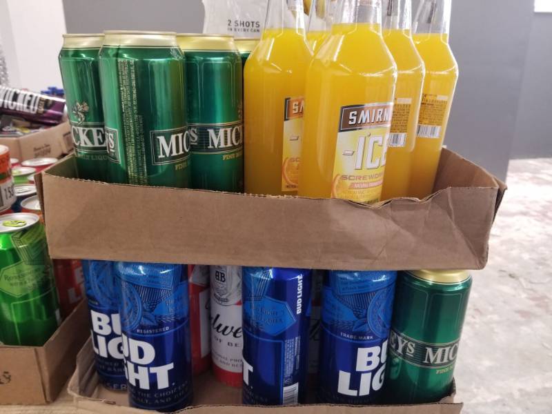 lot 15384 image: Various 24oz Beers