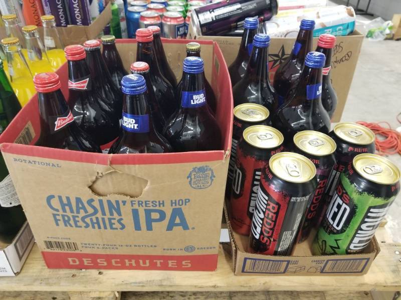 lot 15387 image: Variety of 40oz Beers, 24oz Redds