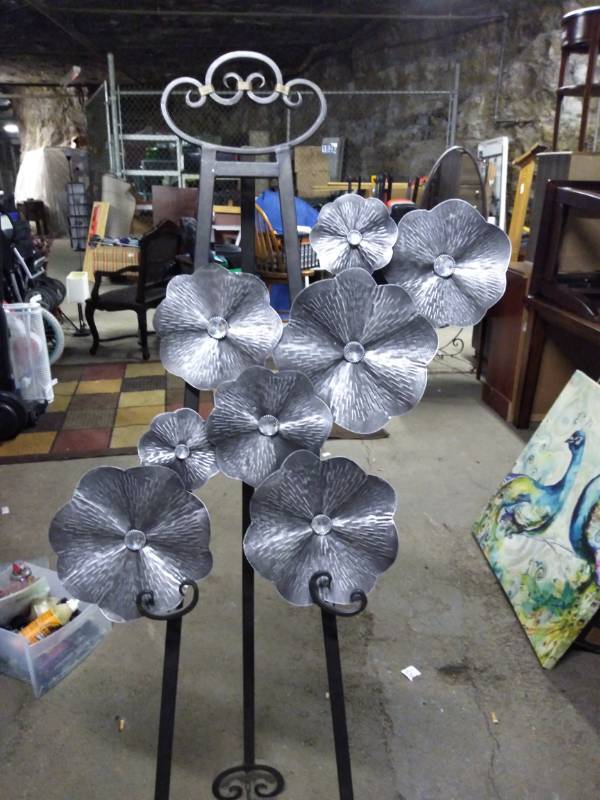 lot 3223 image: Modern Metal Wall Art