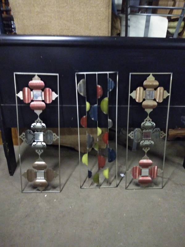 lot 3244 image: New Modern Metal Wall Art