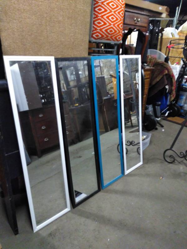 lot 3246 image: Lot of 4 Door Mirrors