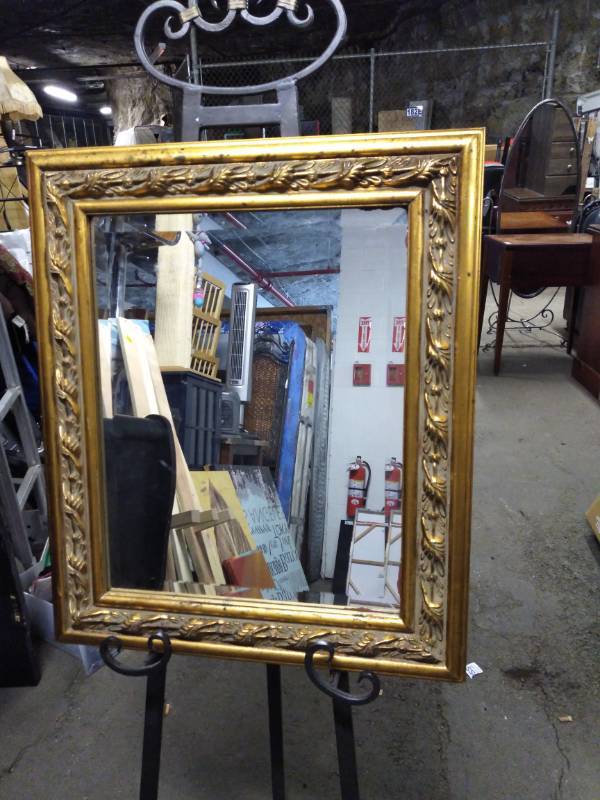 lot 3213 image: Nice Framed Mirror