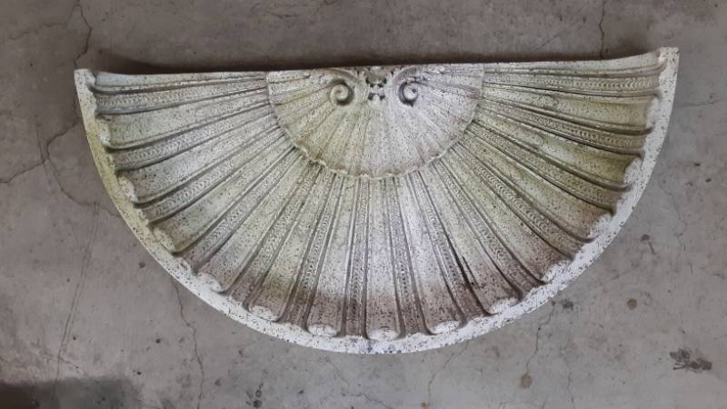 lot 12400 image: Half Circular Antique Outdoor Decoration, Hanging, Minor Damaged