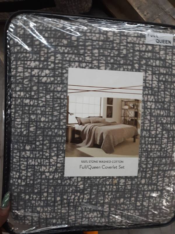 lot 13968 image: F & A Fullham Cotton Throw