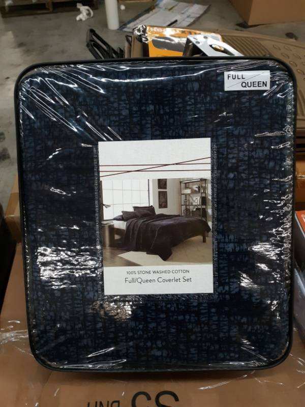 lot 14399 image: FullQueen Coverlet Set