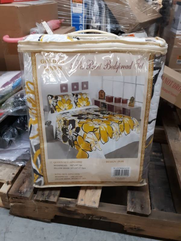 lot 14434 image: Queen 3pc Print Bedspread Set