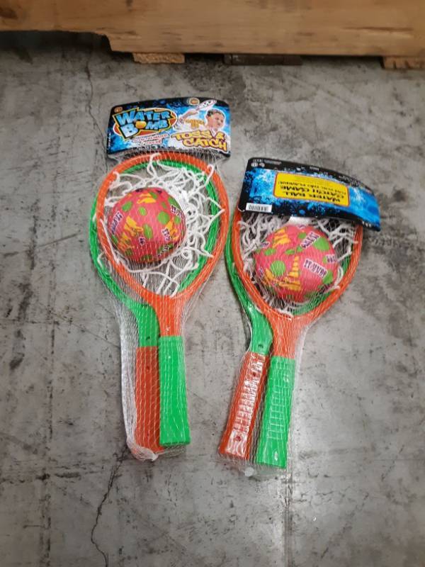 lot 14682 image: Water Bomb Toss And Catch