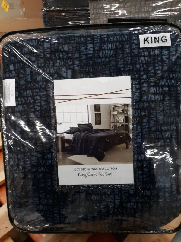 lot 16051 image: F&A Fullham cotton Throw navy blue