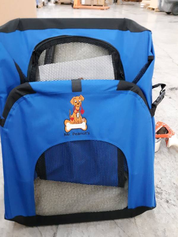lot 16151 image: Mr . Peanuts Delux Foldable soft travel pet carrier