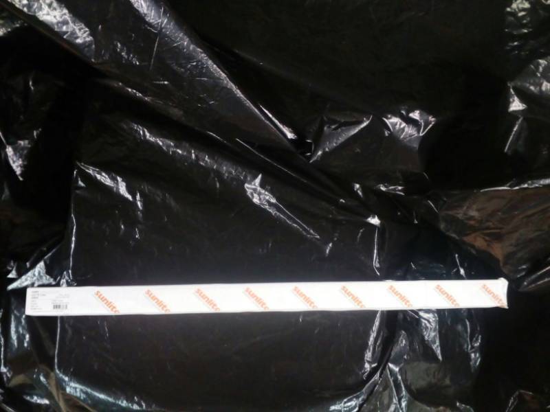 lot 11440 image: sunlight energy saving LED t8 tube 3000 k