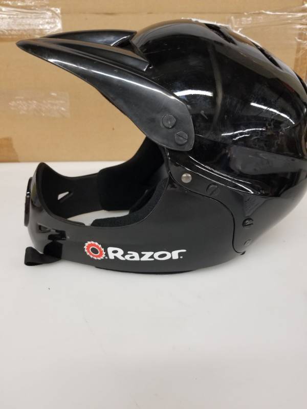 lot 16500 image: Razor Helmet Black size medium