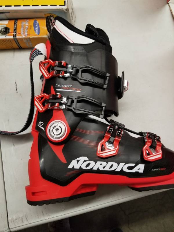 lot 16568 image: Nordica Speedmachine 110 Ski Boots 2017