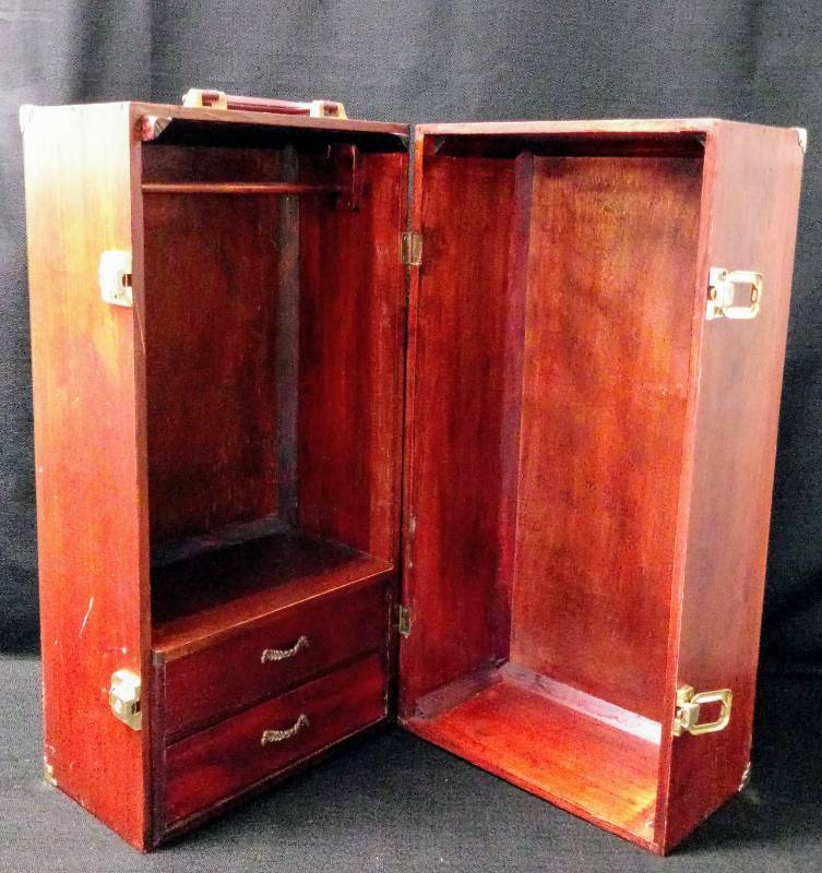 lot 5400 image: Cool Wood Box-  What Treasures Will You Keep In It