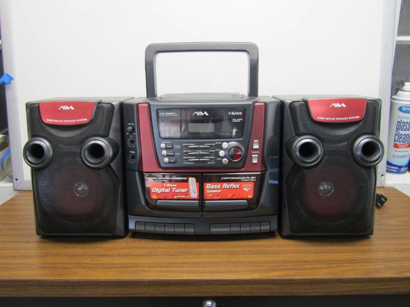 lot 101 image: Phillips Stereo Detachable Speakers- Cassette- CD-Radio  This Thing Has It All