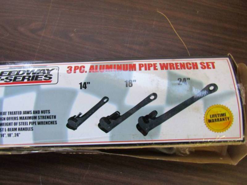 lot 5420 image: New 3 Piece Aluminum Pipe Wrench Set