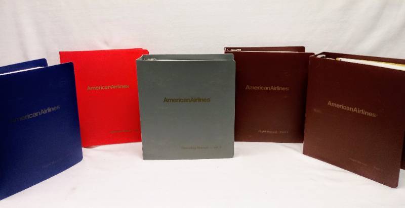 lot 5674 image: American Airlines Flight & Operating Manuals (2003)  Lot of 5