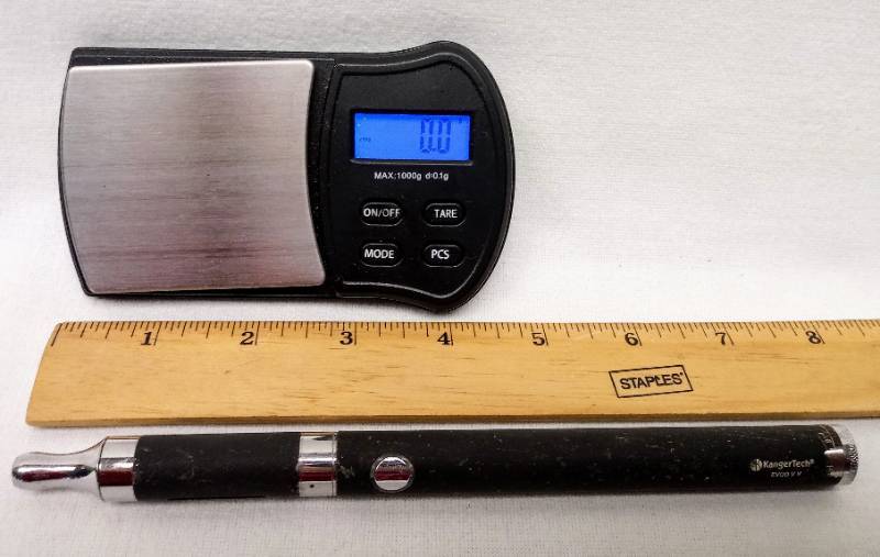 lot 5682 image: Small Digital Scale &  Kangerteck E-Cig
