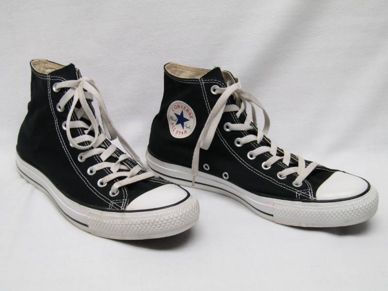 lot 5504 image: Size 11 Converse All Star Hi-Tops   Chuck Taylors- BLACK