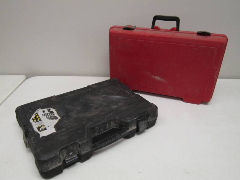 lot 5507 image: Plastic Tool HoldersCases