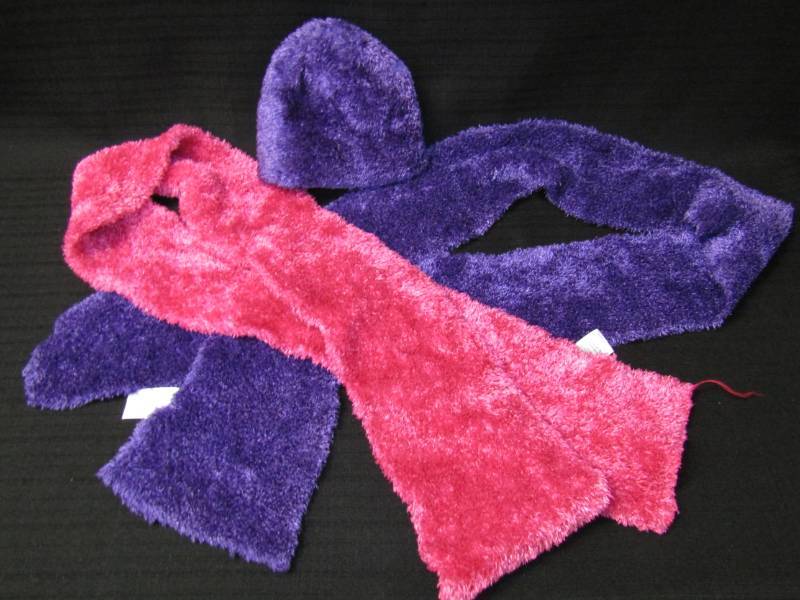 lot 5719 image: Large Lot of Kids Winter Gloves, Scarves, Ear Covers & Hats