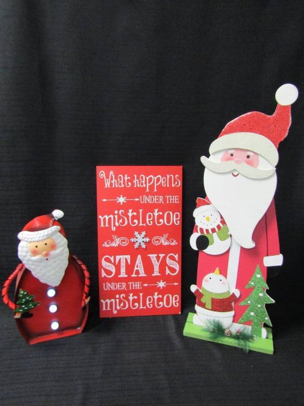lot 5722 image: Christmas Decor