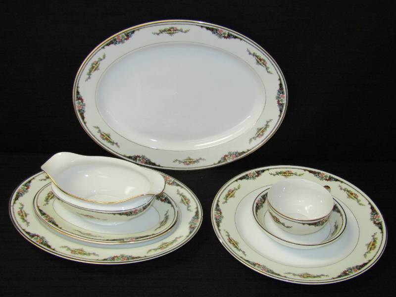 lot 5485 image: Misc China Pieces