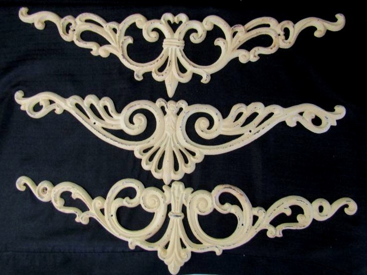 lot 5486 image: Cast Iron Scrolls- Decor