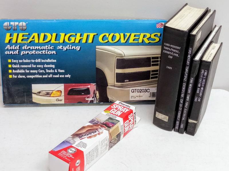 lot 5525 image: Auto Parts and Books