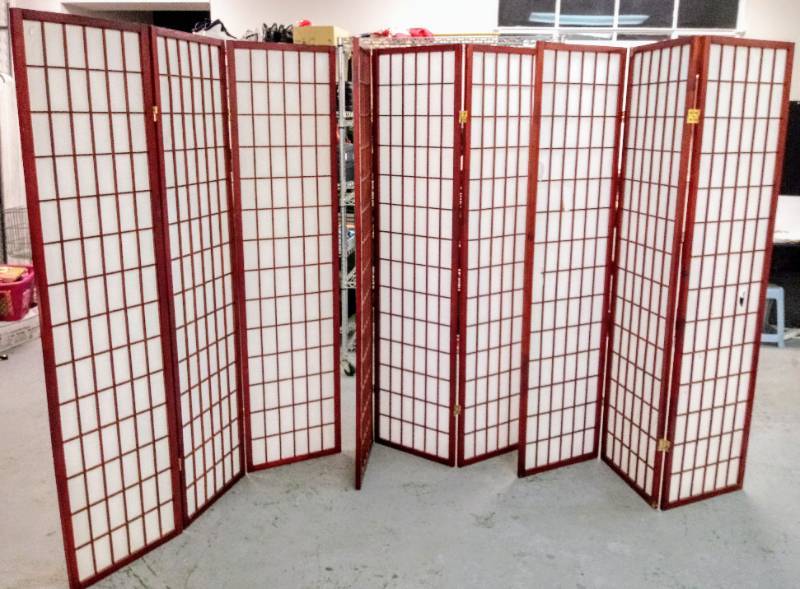 lot 5531 image: Room Dividers- Stand Up   Wood