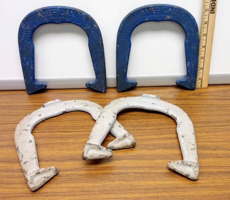 lot 5537 image: Horseshoe Set  Stakes Included