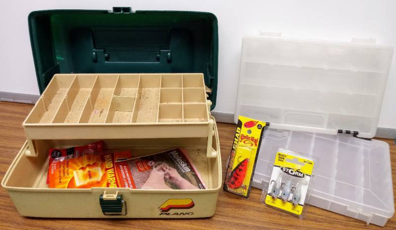 lot 5541 image: Tackle Box and Bonus Lures