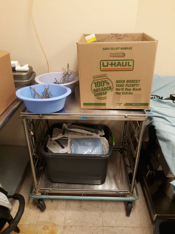 lot 5548 image: Medical Cart and Contents