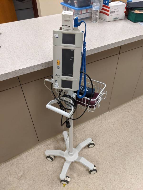 lot 3895 image: Suntech Digital Thermometer And Blood Pressure Checking Machine On Wheels