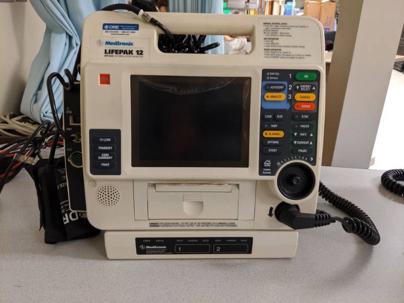 lot 3897 image: Medtronic Lifepak 12 Biphasic Defibrillator Monitor
