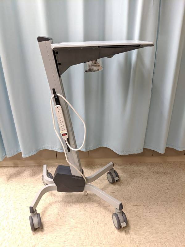lot 3901 image: Ergotron Standing Computer Desk