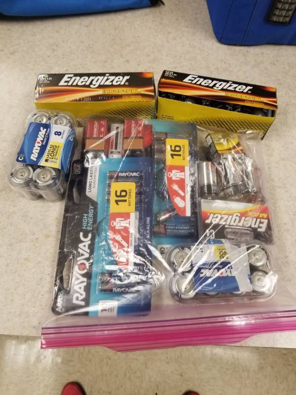 lot 3919 image: Various Kinds Of New Batteries