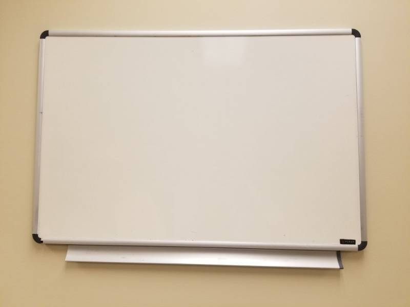 lot 3962 image: Whiteboard, Corkboard