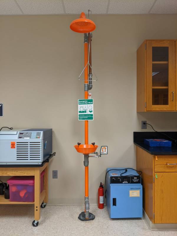 lot 3822 image: Emergency ShowerEye Wash Station