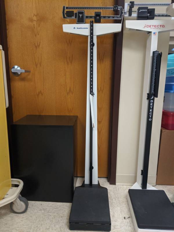 lot 3883 image: Health O Meter Scale