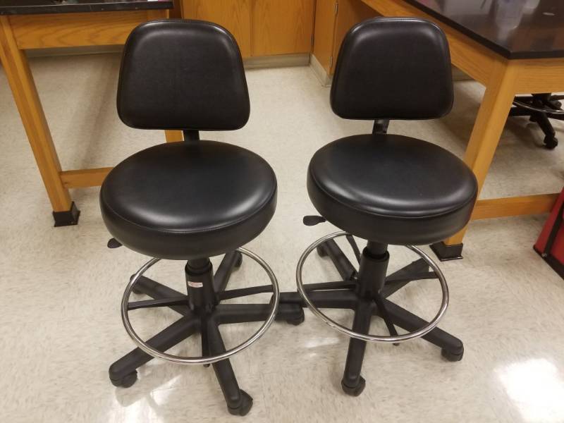 lot 3791 image: (2) Computer Chairs