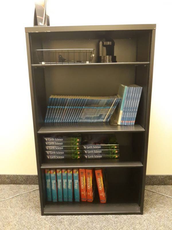 lot 1809 image: Tall Book Shelf, Contents not included
