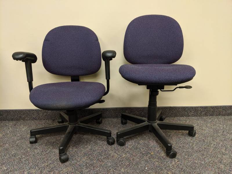 lot 1837 image: (2) Rolling Chairs