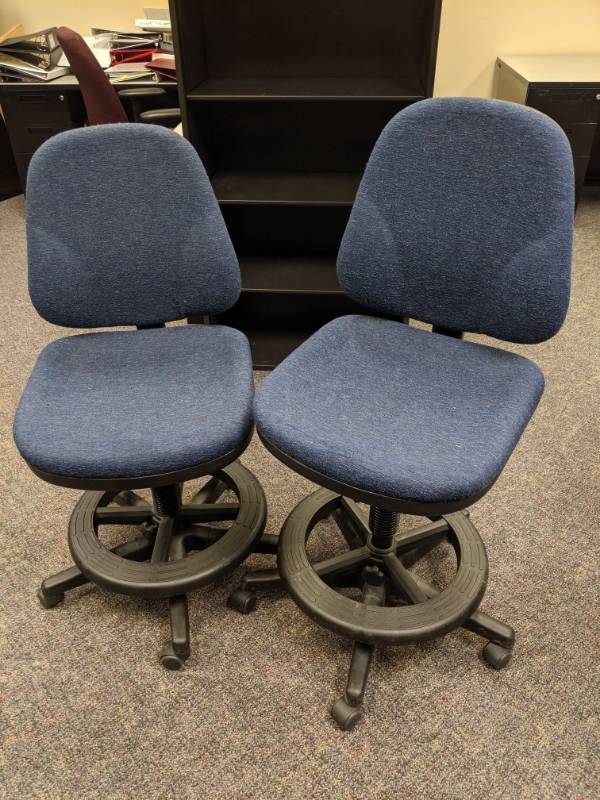 lot 1839 image: (2) Blue Rolling Chairs