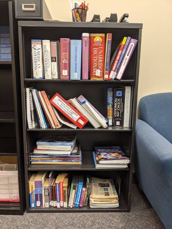 lot 1882 image: Bookshelf With Adjustable Shelving